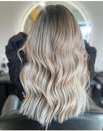 Photo n°3 de La maison du cheveu à Odos (Salon de coiffure)