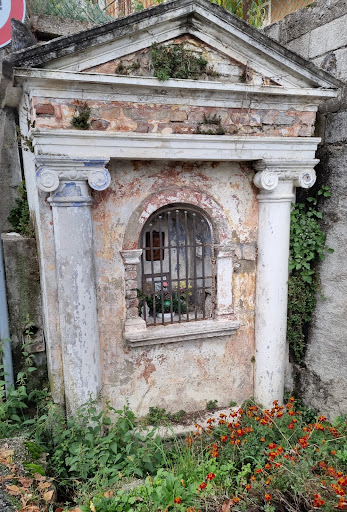 Capitello via Previnera