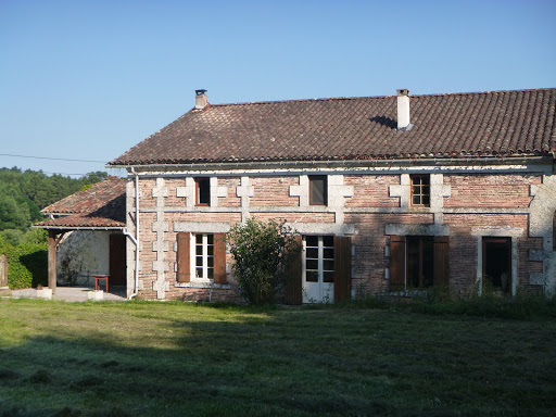 Photo de Domaine le hurlevent (famille d'accueil, accueillant familial) à Saint-Aigulin (17360)