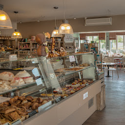 Photo n°3 de Le Comptoir de Saint-Georges à Saint-Georges-sur-Moulon (Pâtisserie)