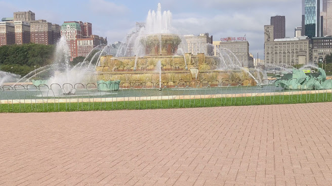 Clarence F. Buckingham Memorial Fountain by null