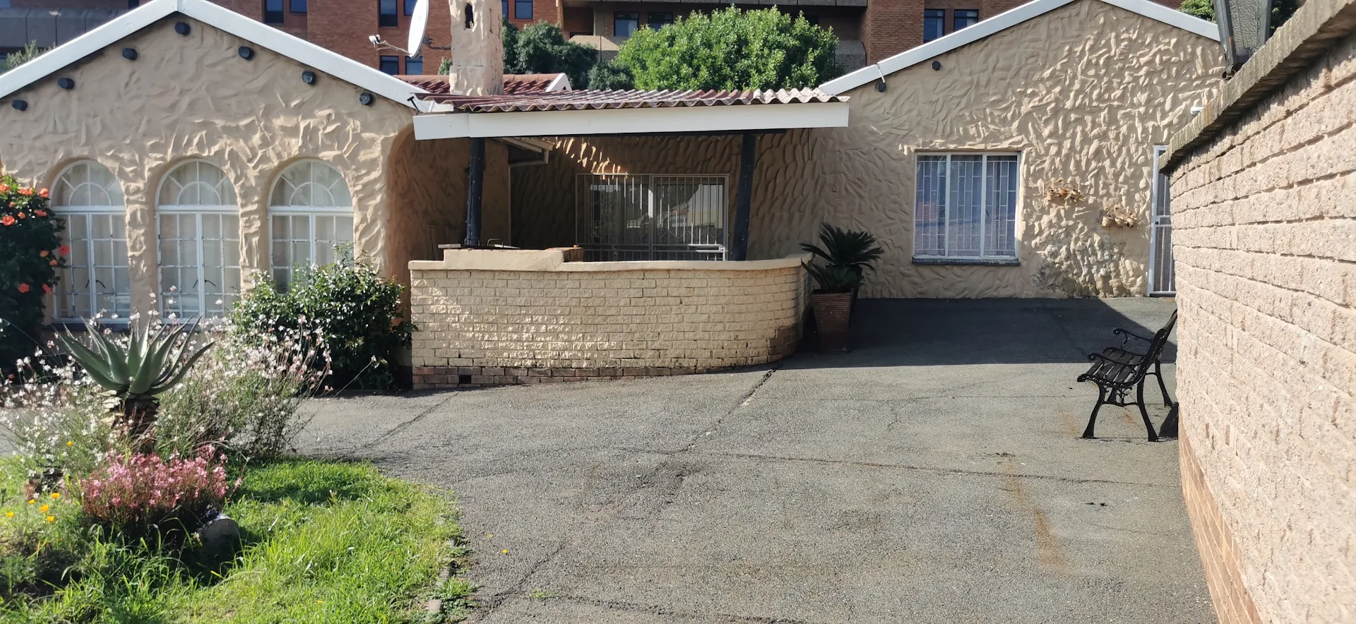 Snooze Guest House
