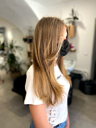 Photo n°10 de L'ame Des Ciseaux à Salindres (Salon de coiffure)