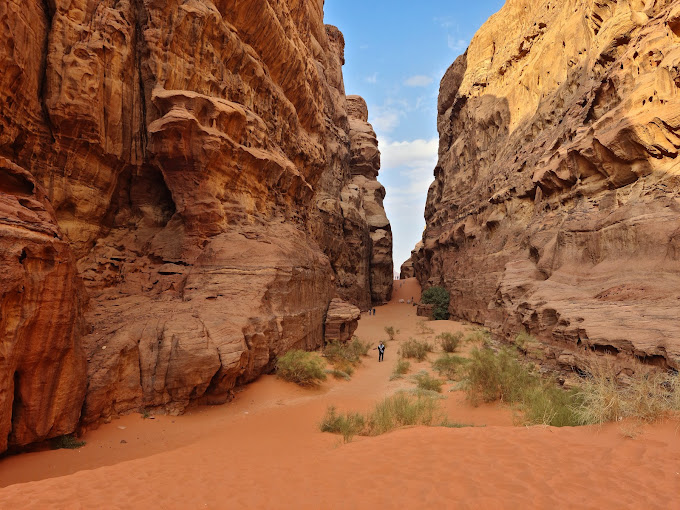 Paul and Chani romance scene filming in Wadi Rum, Jordan