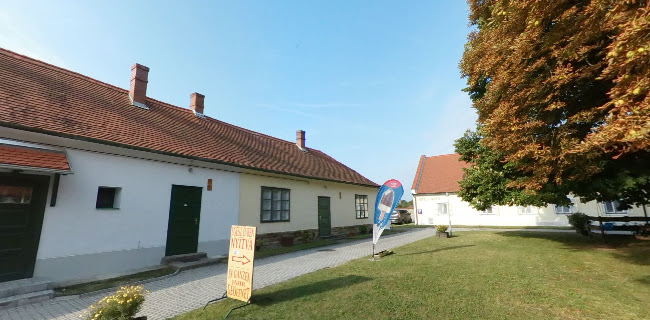 Hozzászólások és értékelések az Párizsi Udvar Étterem & Panzió-ról