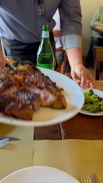 OSTERIA ACQUACHETA CHIUSA PER FERIE DAL 7 GENNAIO AL 21 MARZO COMPRESI L'OSTESSA E L'OSTE AUGURANO BUONA VITA. by null