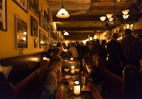 Earl's Juke Joint by null