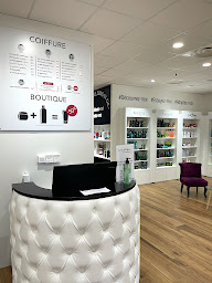 Photo n°23 de ERIC STIPA - Coiffeur Saint Cyr sur Loire à Saint-Cyr-sur-Loire (Magasin de produits de beauté)