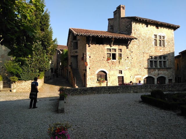 Pérouges