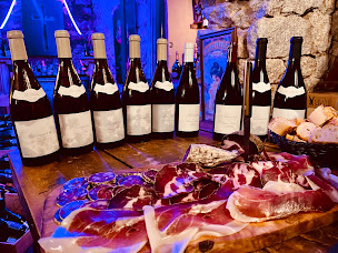 Photo n°2 de L'OPERA SEMPERFI à Calvi (Caviste)