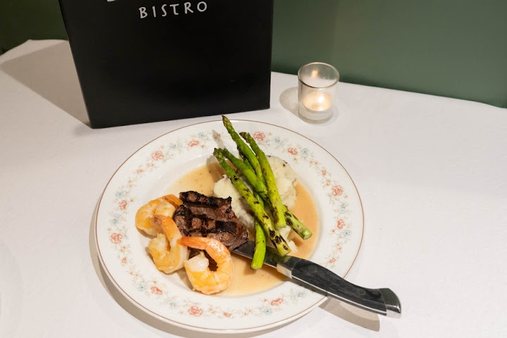 Lily's Bistro by null