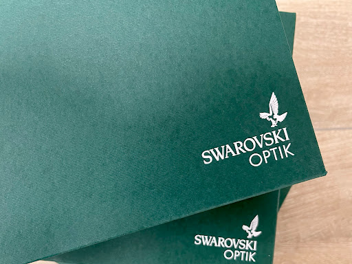 Nous avons le plaisir de vous présenter dès aujourd'hui la gamme d'observation Swarovski Optik. venez découvrir les étonnantes jumelles Curio CL qui tiennent dans le creux de la main, les magnifiques série Pure NL qui vous offre des images d'une clarté impressionnante, ainsi que les longue vues STX qui vous permettront de réaliser de superbes images grâce à la digiscopie. Plus de renseignements en magasin !