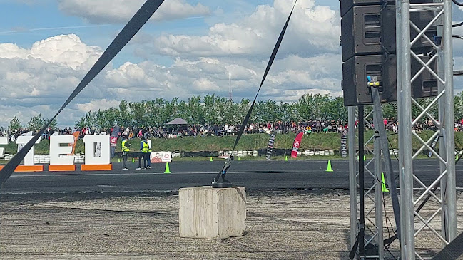 Nyitvatartás: Drift