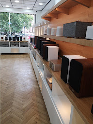 Photo n°4 de Son-Vidéo.com Strasbourg à Strasbourg (Magasin de matériel Hi-Fi)