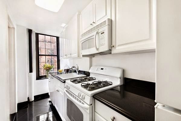 London Terrace by null