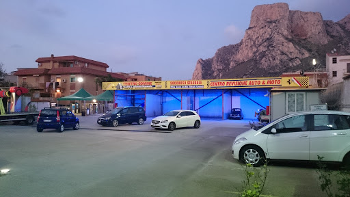 Centro Gomme e Autolavaggio - Italy