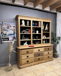 Photo n°22 de » L’armoire aux trésors « antiquité brocante Maupilier à Belz (Magasin d'ameublement et de décoration)