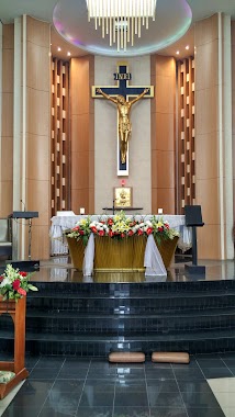 Gereja Katolik Santo Vincentius Pallotti, Author: Fianiza Kartawiharja