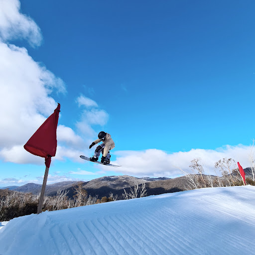 Turn & Burn snowboarding and mental strength camp Logo