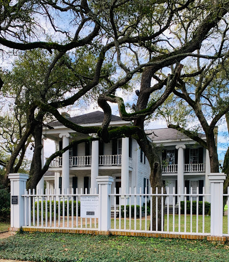 Menard House - Thumbnail