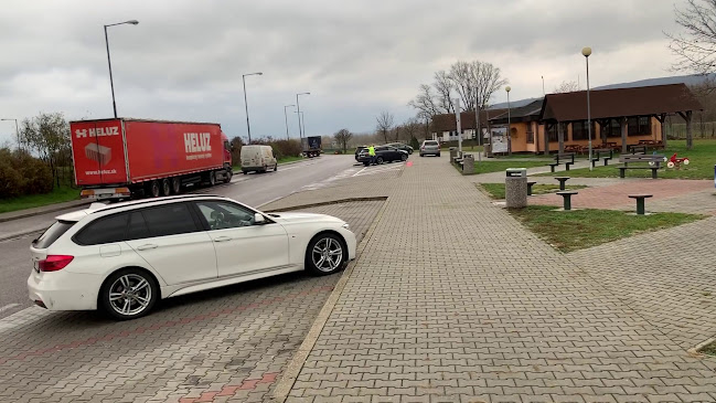 Recenzie Beckov Diaľničné Odpočívadlo v Trenčín - Parkovisko