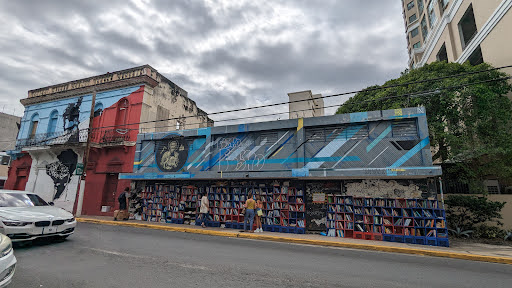 Free books on the street - Thumbnail