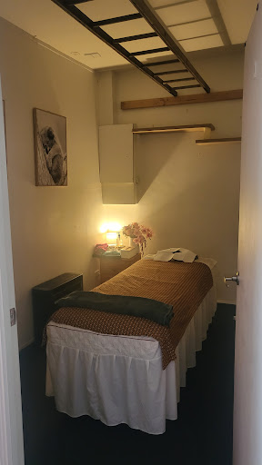 182 Massage Shop