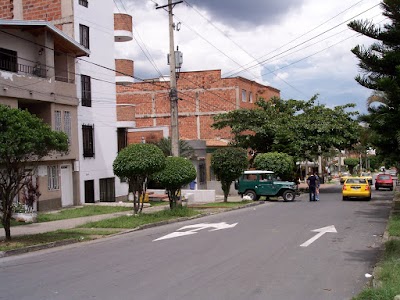 Photos of Sint&eacute;tica court Barrio Cristobal