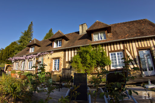 Photo de Domaine du Martinaa - Gite, Piscine chauffée, Parc Animalier en Normandie