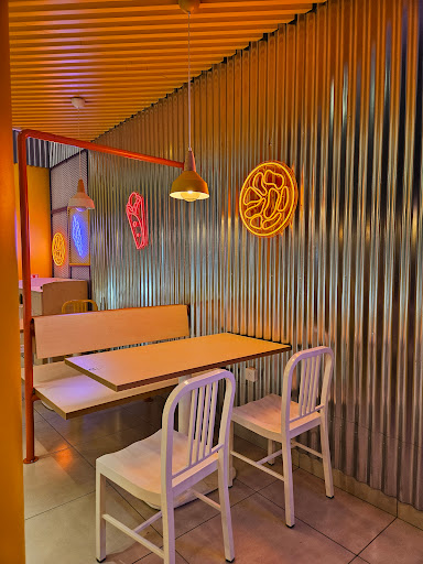 Photo 10 - Alfred Burger