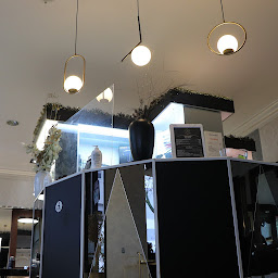 Photo n°9 de SPECIALISTE CHEVEUX BOUCLÉS, TEXTURÉS, CRÉPUS -COIFFEUR BARBIER REIMS - MAP STYL'HAIR à Reims (Barbier)