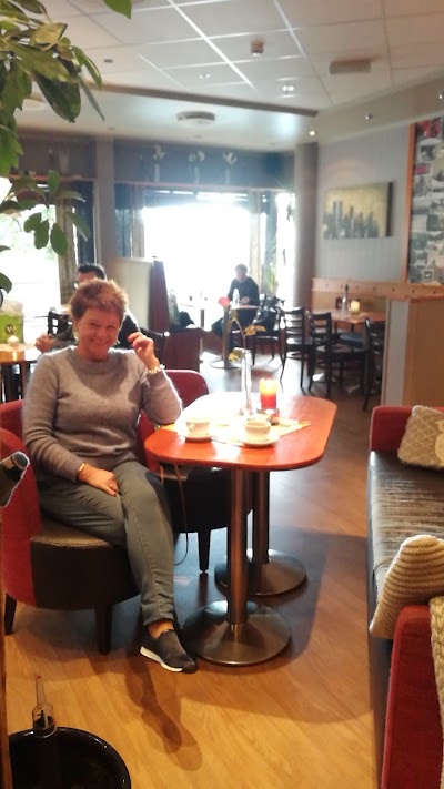 Photos of At Gyda