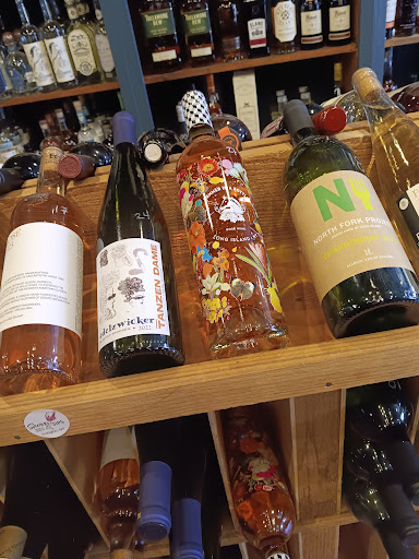 Savvy Sips Wine & Spirits Gallery - United States