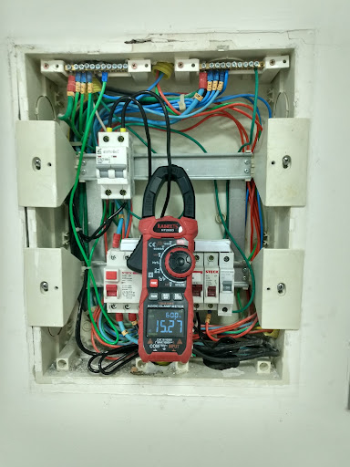 J.C SERVIÇOS ELÉTRICOS E INSTALAÇÕES