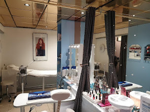 Photo n°4 de KT Artiste Coiffure à Rosny-sous-Bois (Institut de beauté)