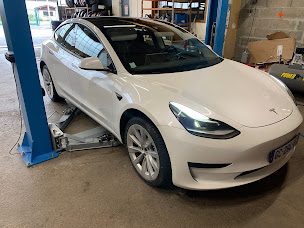 Photo n°9 de Garage auto Cristal Pneus Sallanches à Sallanches (Mécanicien)