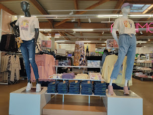 Photo n°21 de Kiabi à Cherré-Au (Magasin de vêtements pour femmes)