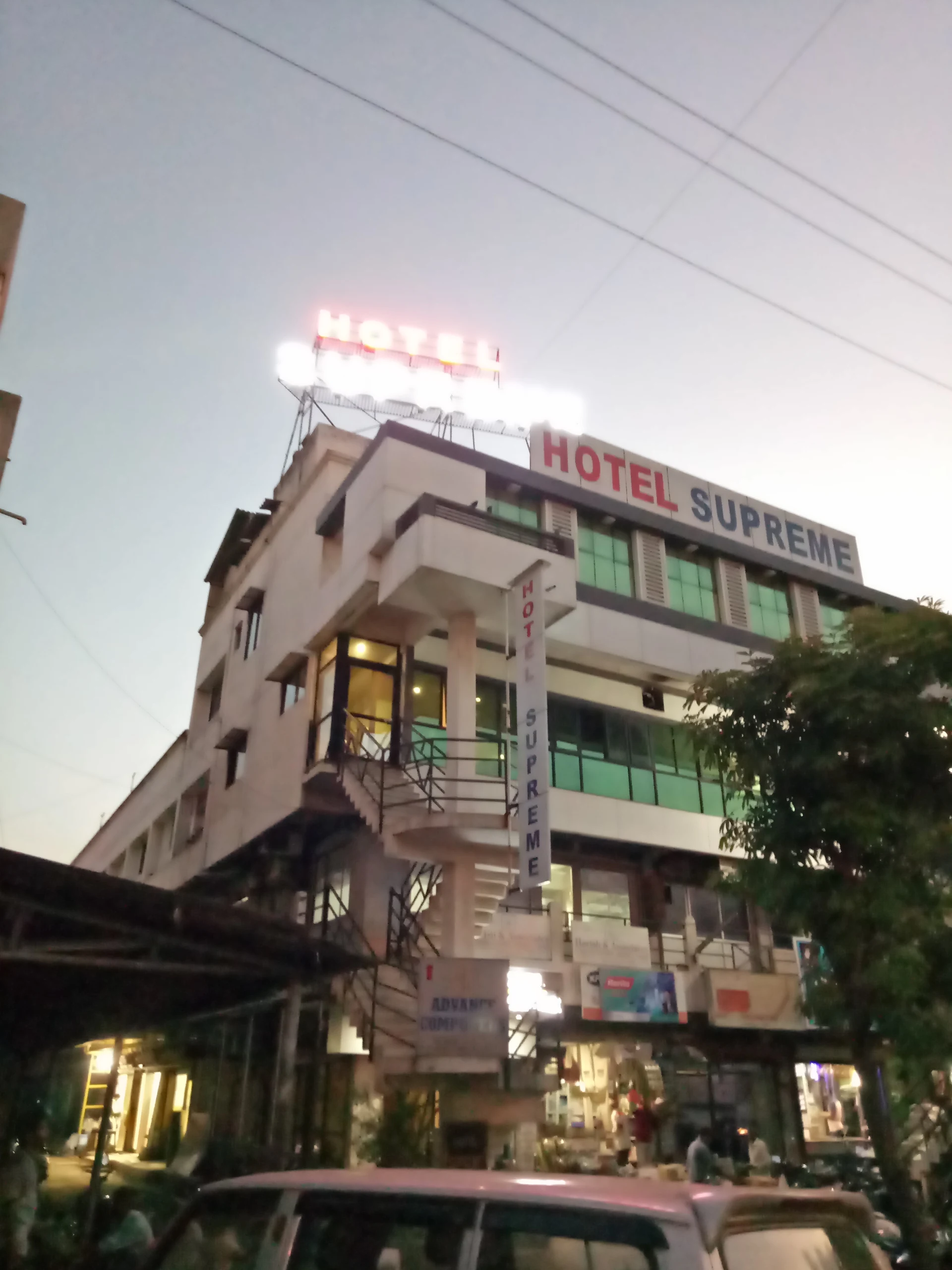 Hotel Supreme