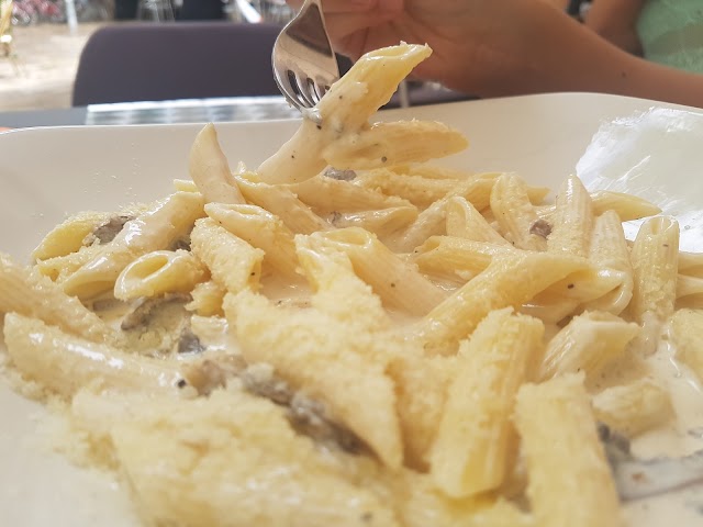 Cheese Me Restaurant