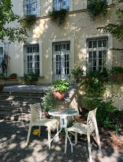 Meho Cafe - Bar & Garden