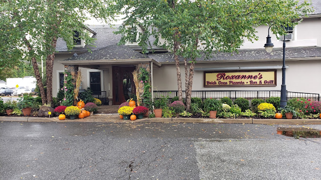 Roxanne's Brick Oven Pizza by null