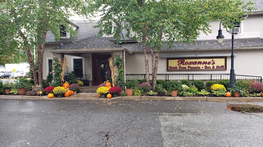 Roxanne's Brick Oven Pizza by null