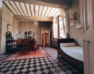 Photo n°18 de Château d'Esclavelles à Esclavelles (Gîte)