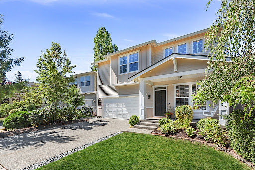Roshane Vader, Real Estate Broker, Compass, Snohomish and King Counties - Thumbnail