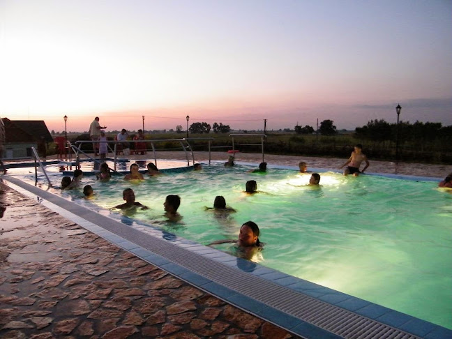 Opinii despre Izsáki Horgász- és Pihenőpark, kemping, fürdőhely, szállás în Izsák - Bolt