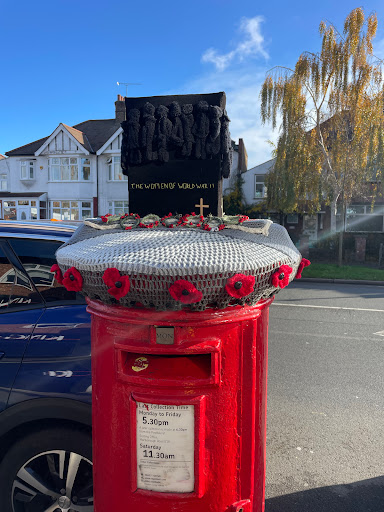 Crochet Postbox - Visual