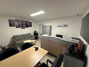 Photo n°3 de UNIQUE CAR 57 à Seingbouse (Fournisseur de cadres de plaque d'immatriculation)