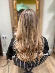 Photo n°16 de Absinthe à Angers (Salon de coiffure)