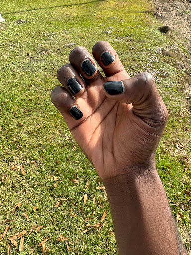 Visible Nails - Thumbnail