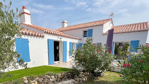 Photo n°4 de Art et Fenêtres Les Sables d'Olonne ACF à Les Sables-d'Olonne (Magasin de stores et de rideaux)